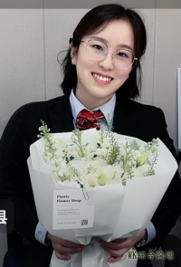 小奶燕子